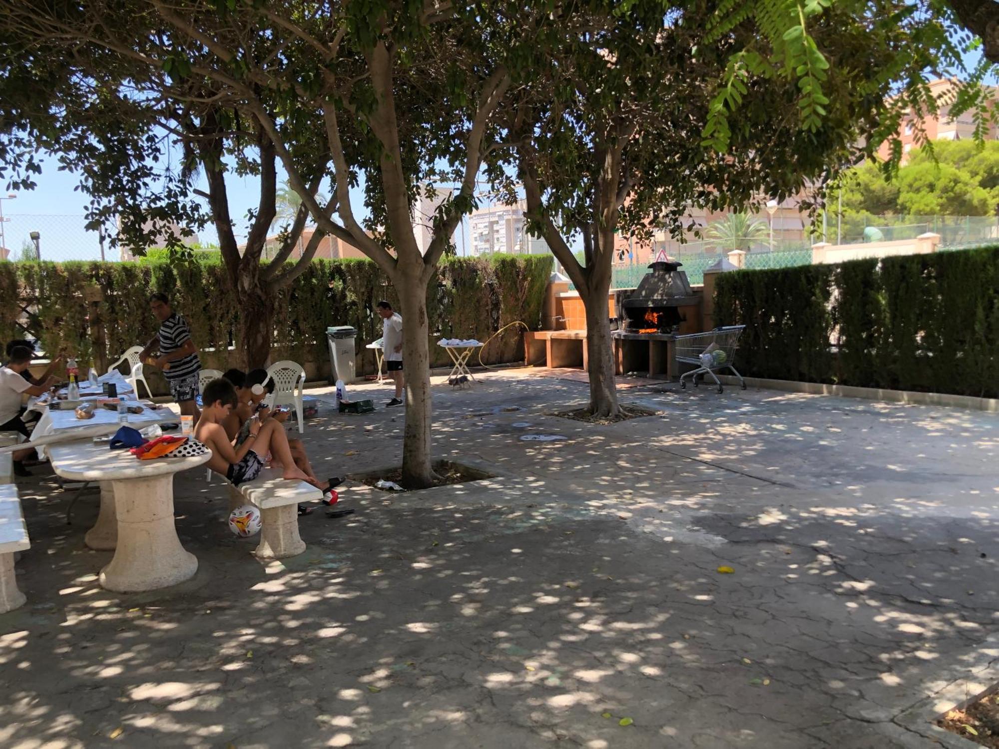 Precioso Apartamento En Urbanizacion Junto Al Mar. Alicante Dış mekan fotoğraf